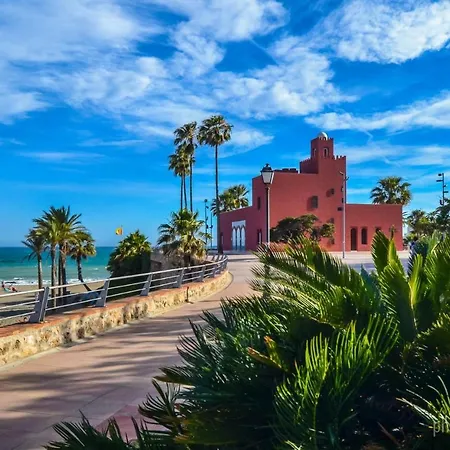 Apartamento Pueblo - Excelente Conexión Wifi - Piscina Abierta - Fantasticas Vistas - Parking Gratis *
