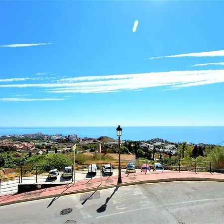 Pueblo - Excelente Conexion Wifi - Piscina Abierta - Fantasticas Vistas - Parking Gratis *