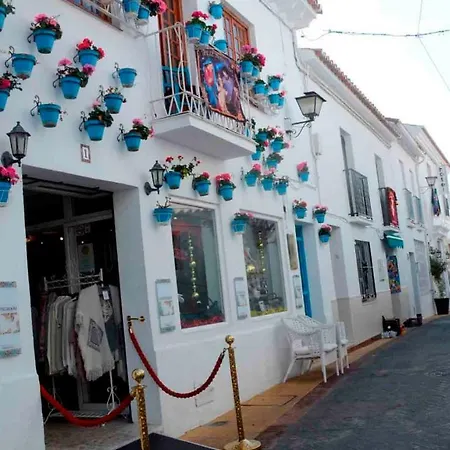 Apartamento Pueblo - Excelente Conexión Wifi - Piscina Abierta - Fantasticas Vistas - Parking Gratis *