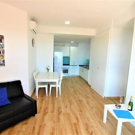 Pueblo - Excelente Conexión Wifi - Piscina Abierta - Fantasticas Vistas - Parking Gratis Apartamento