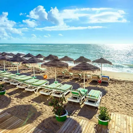 Pueblo - Excelente Conexión Wifi - Piscina Abierta - Fantasticas Vistas - Parking Gratis Apartamento *